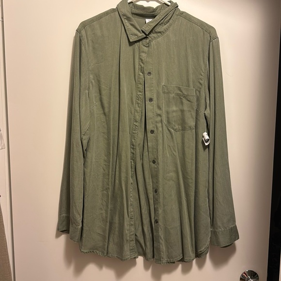 Old Navy Long Sleeve Button Up - Picture 1 of 4